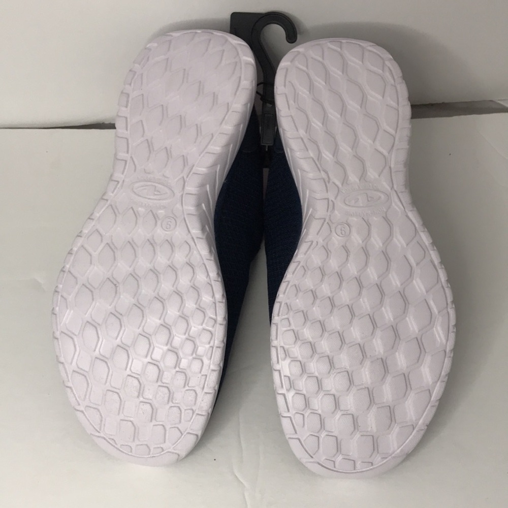 NWOT Athletic Works Women's Bungee Slip-On Sneakers - Picture 7 of 7